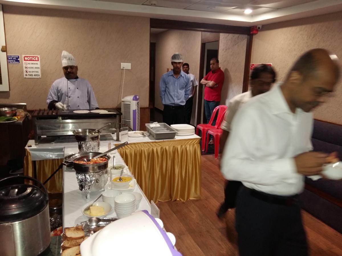 Hotel Maratha Residency Ratnāgiri Екстериор снимка