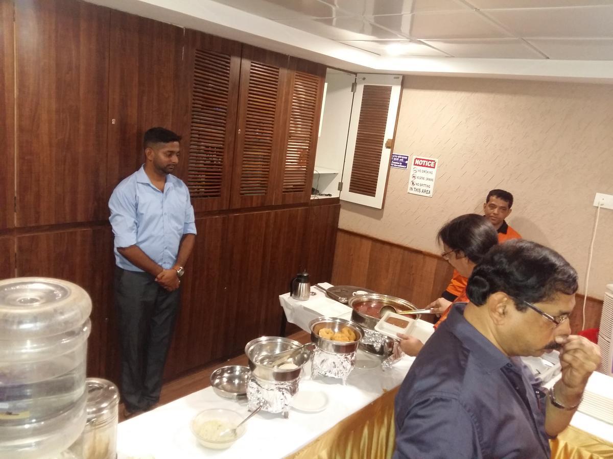 Hotel Maratha Residency Ratnāgiri Екстериор снимка